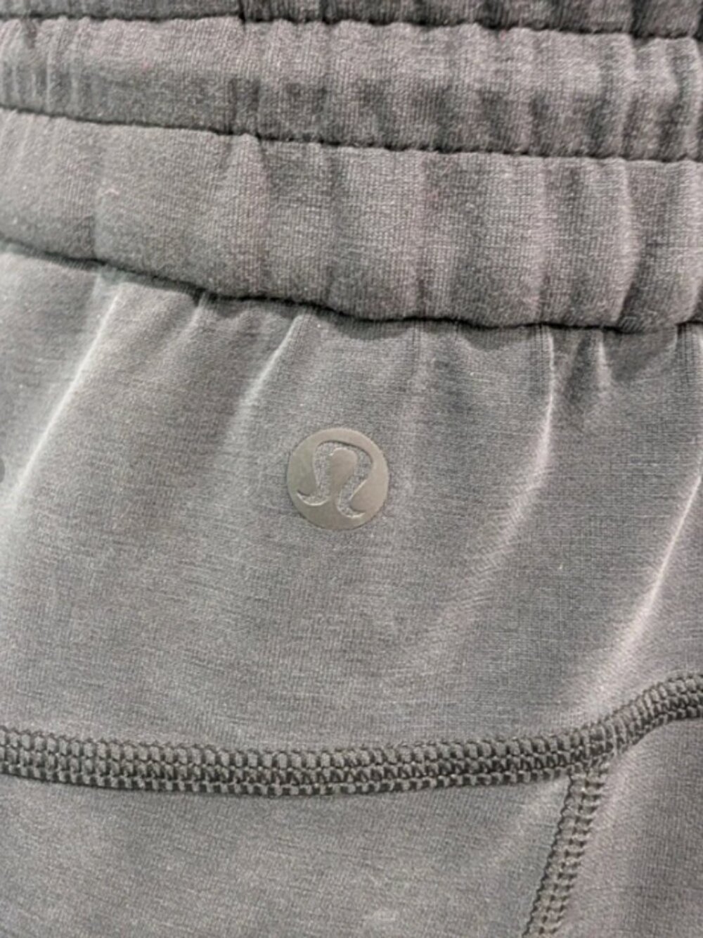 Lululemon Softstreme High Rise Joggers Pants in Black size 4.